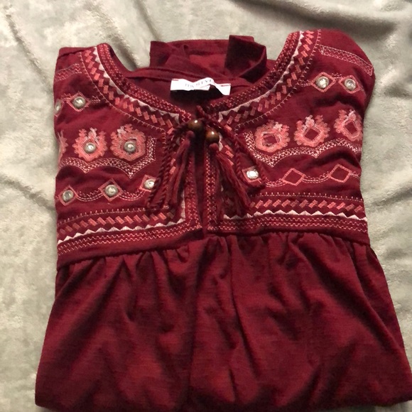 Women flowy design shirt - Picture 2 of 2